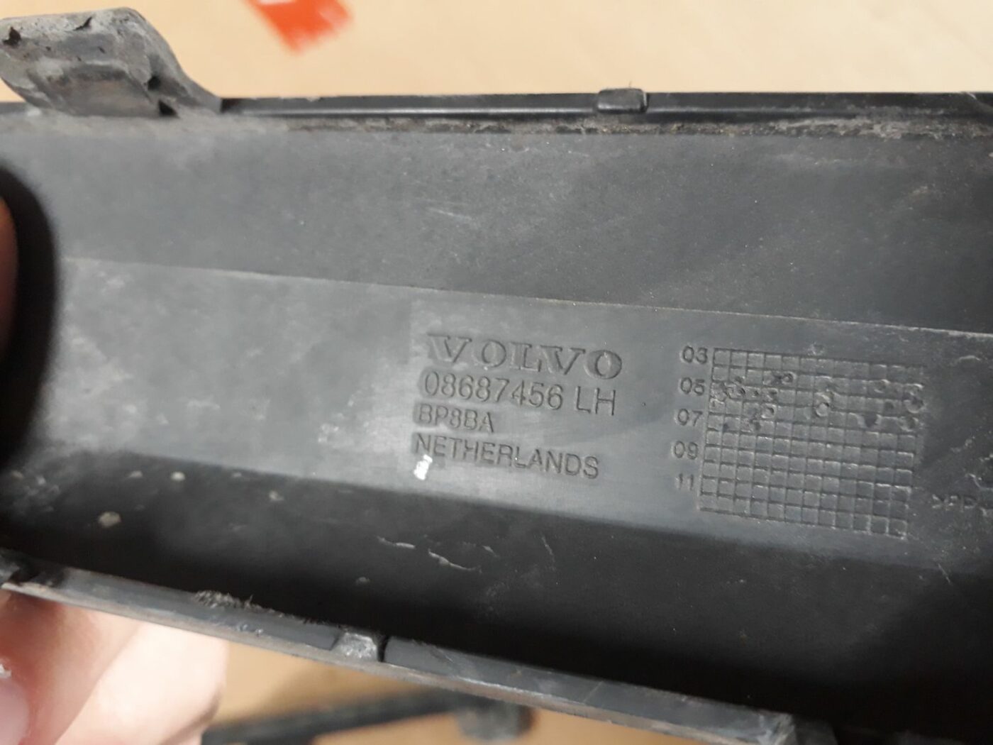 Aizmugurēja bufera uzlika priekš VOLVO S60 2007 4 Aizmugurēja bufera uzlika priekš VOLVO S60 2007