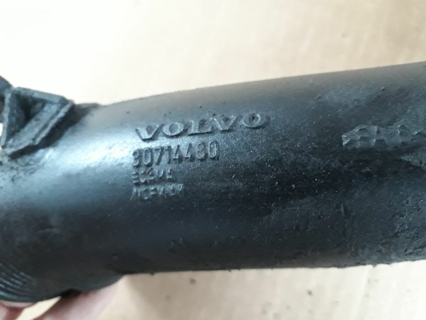 Interkulera caurule priekš VOLVO S60 2007 2 Interkulera caurule priekš VOLVO S60 2007