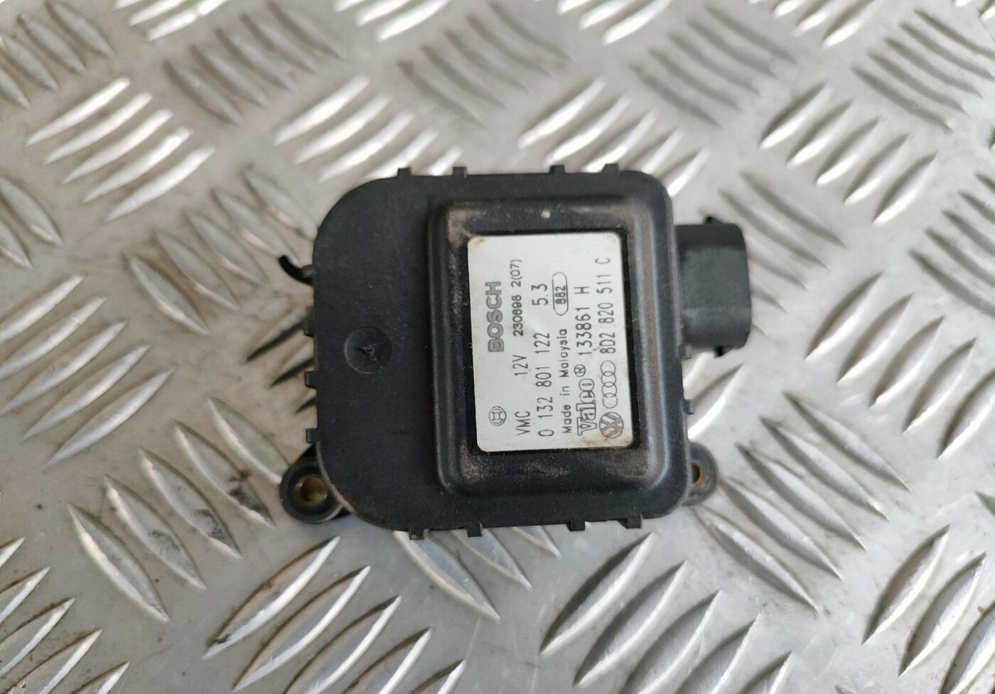 Apsildes sistēmas aktuators priekš VW GOLF IV 1999 2 Apsildes sistēmas aktuators priekš VW GOLF IV 1999