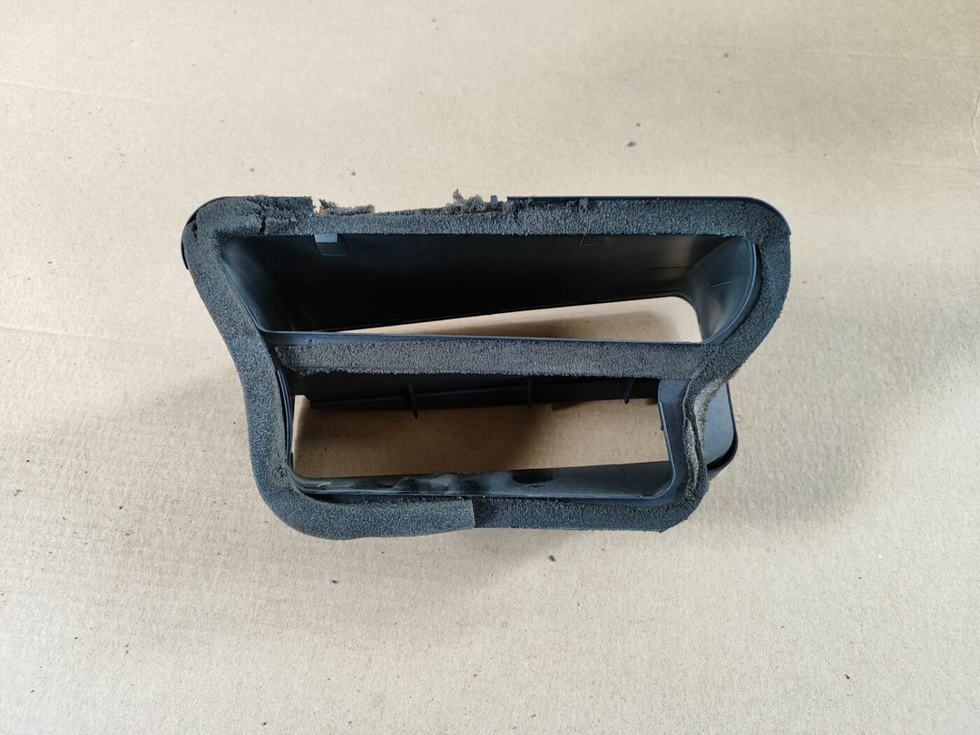 Gaisa vads priekš VW GOLF IV 1999 2 Gaisa vads priekš VW GOLF IV 1999