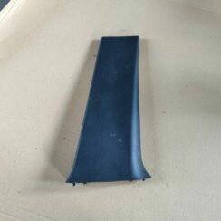 Vidējas salona statnes apdare priekš VW GOLF IV 1999