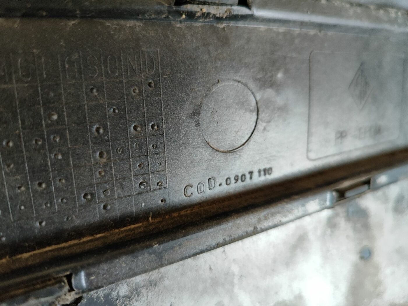 Priekšējais buferis priekš VW GOLF IV 1999 3 Priekšējais buferis priekš VW GOLF IV 1999