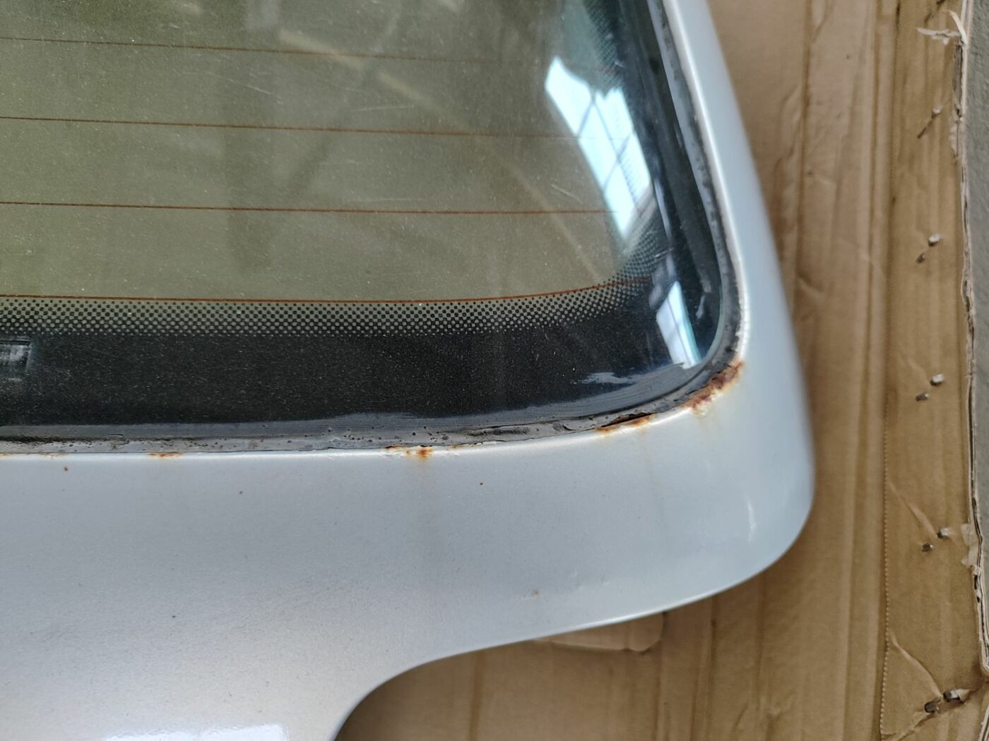 Bagāžnieka vāks priekš VW GOLF IV 1999 9 Bagāžnieka vāks priekš VW GOLF IV 1999