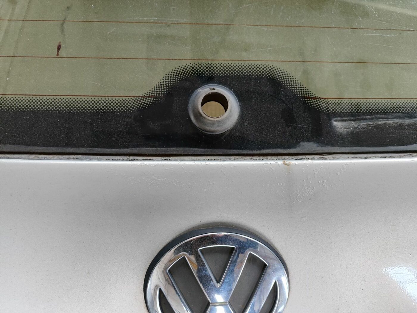 Bagāžnieka vāks priekš VW GOLF IV 1999 7 Bagāžnieka vāks priekš VW GOLF IV 1999