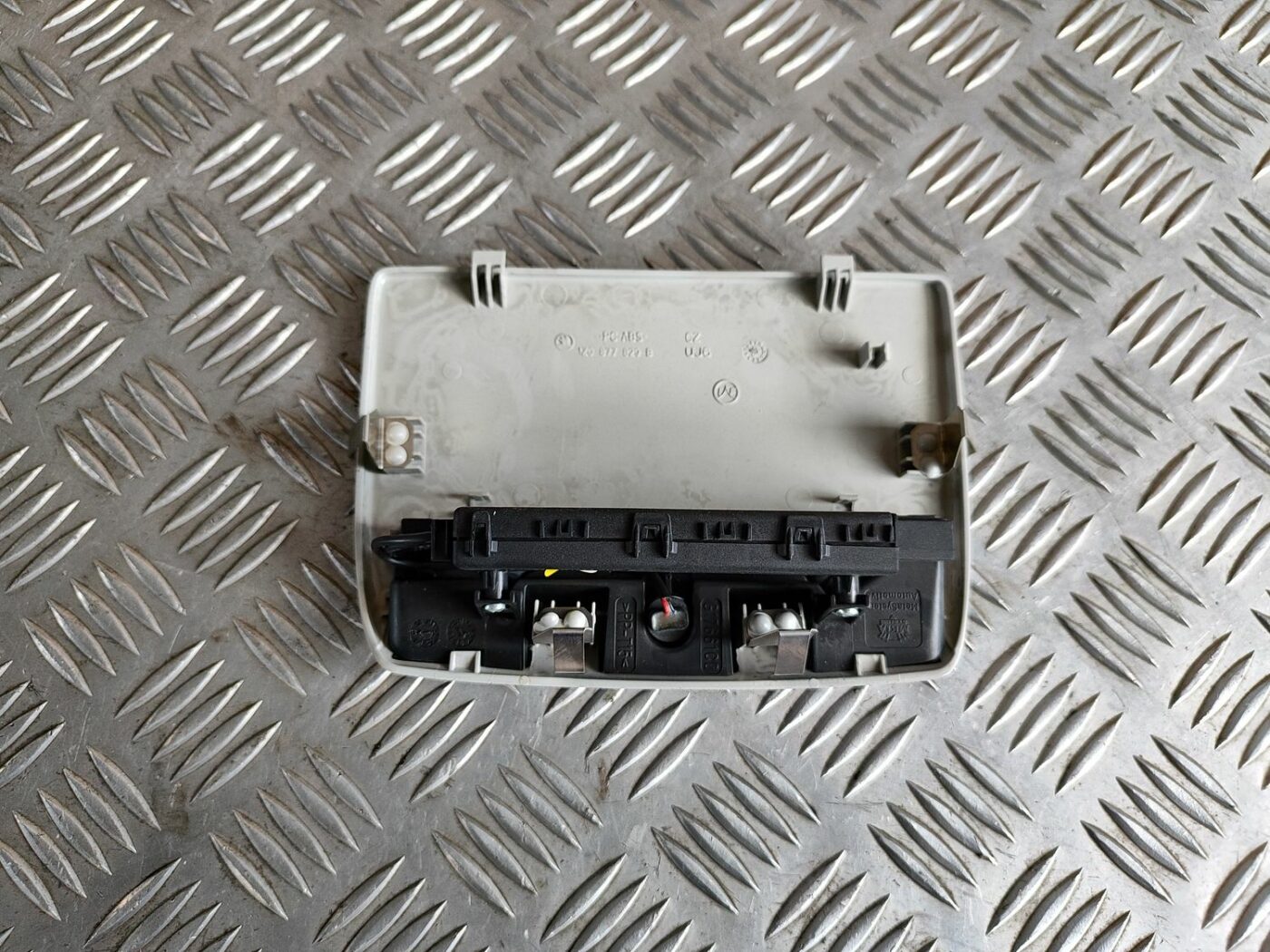 Skaņas sensors priekš SKODA OCTAVIA 2008 2 Skaņas sensors priekš SKODA OCTAVIA 2008