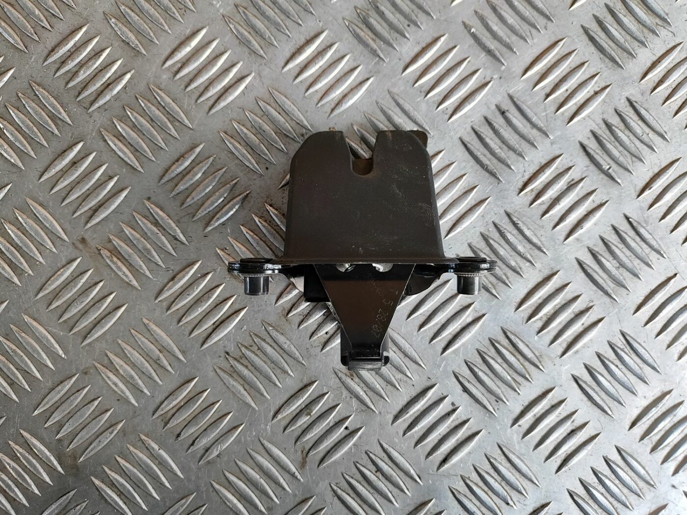 Bagāžnieka vāka slēdzene priekš SKODA OCTAVIA 2008 7 Bagāžnieka vāka slēdzene priekš SKODA OCTAVIA 2008