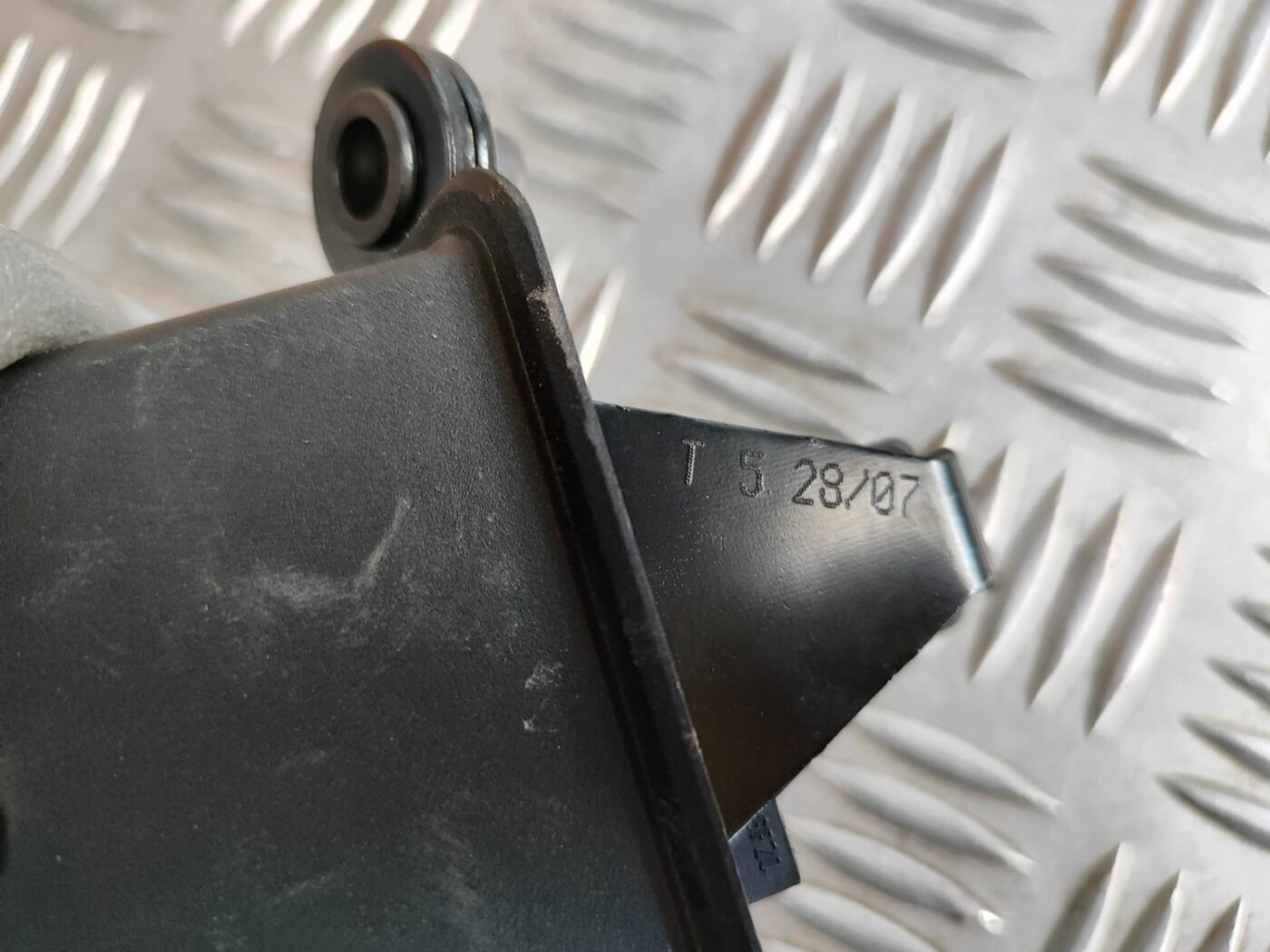 Bagāžnieka vāka slēdzene priekš SKODA OCTAVIA 2008 6 Bagāžnieka vāka slēdzene priekš SKODA OCTAVIA 2008