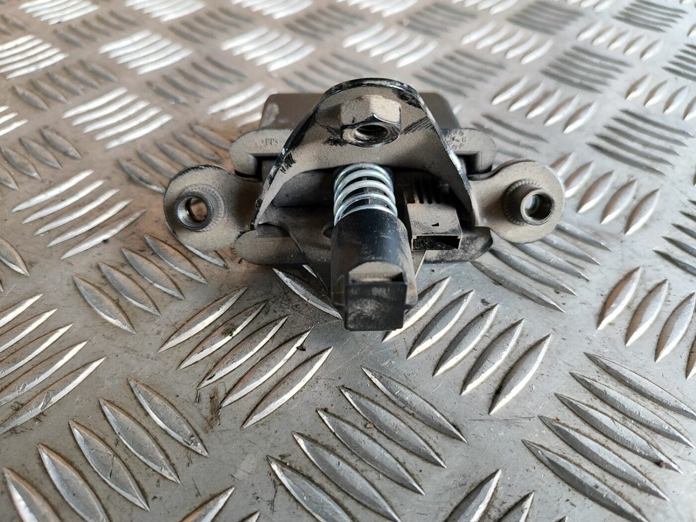 Bagāžnieka vāka slēdzene priekš SKODA OCTAVIA 2008 4 Bagāžnieka vāka slēdzene priekš SKODA OCTAVIA 2008