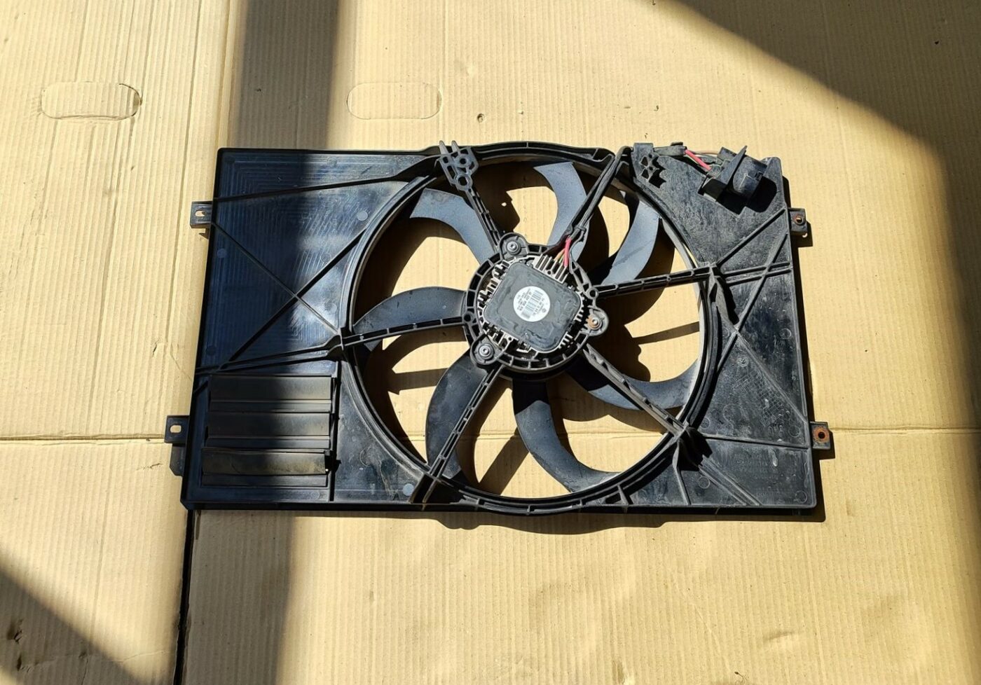 Dzesēšanas radiatora ventilators priekš SKODA OCTAVIA 2008 2 Dzesēšanas radiatora ventilators priekš SKODA OCTAVIA 2008