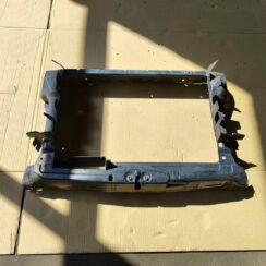 Priekšējā radiatora rāmis priekš SKODA OCTAVIA 2008