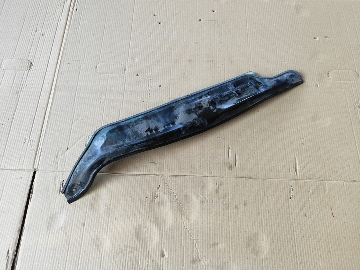 Ieplūdes gaisa deflektors/Difuzors priekš SKODA OCTAVIA 2008 1 Ieplūdes gaisa deflektors/Difuzors priekš SKODA OCTAVIA 2008