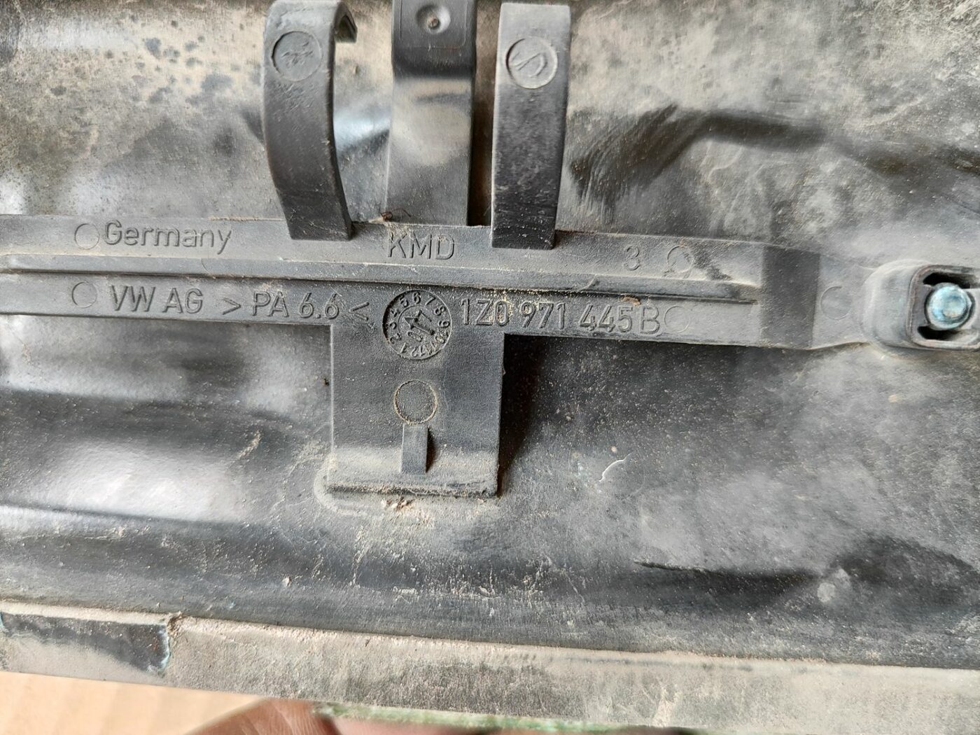 Ieplūdes gaisa deflektors/Difuzors priekš SKODA OCTAVIA 2008 3 Ieplūdes gaisa deflektors/Difuzors priekš SKODA OCTAVIA 2008