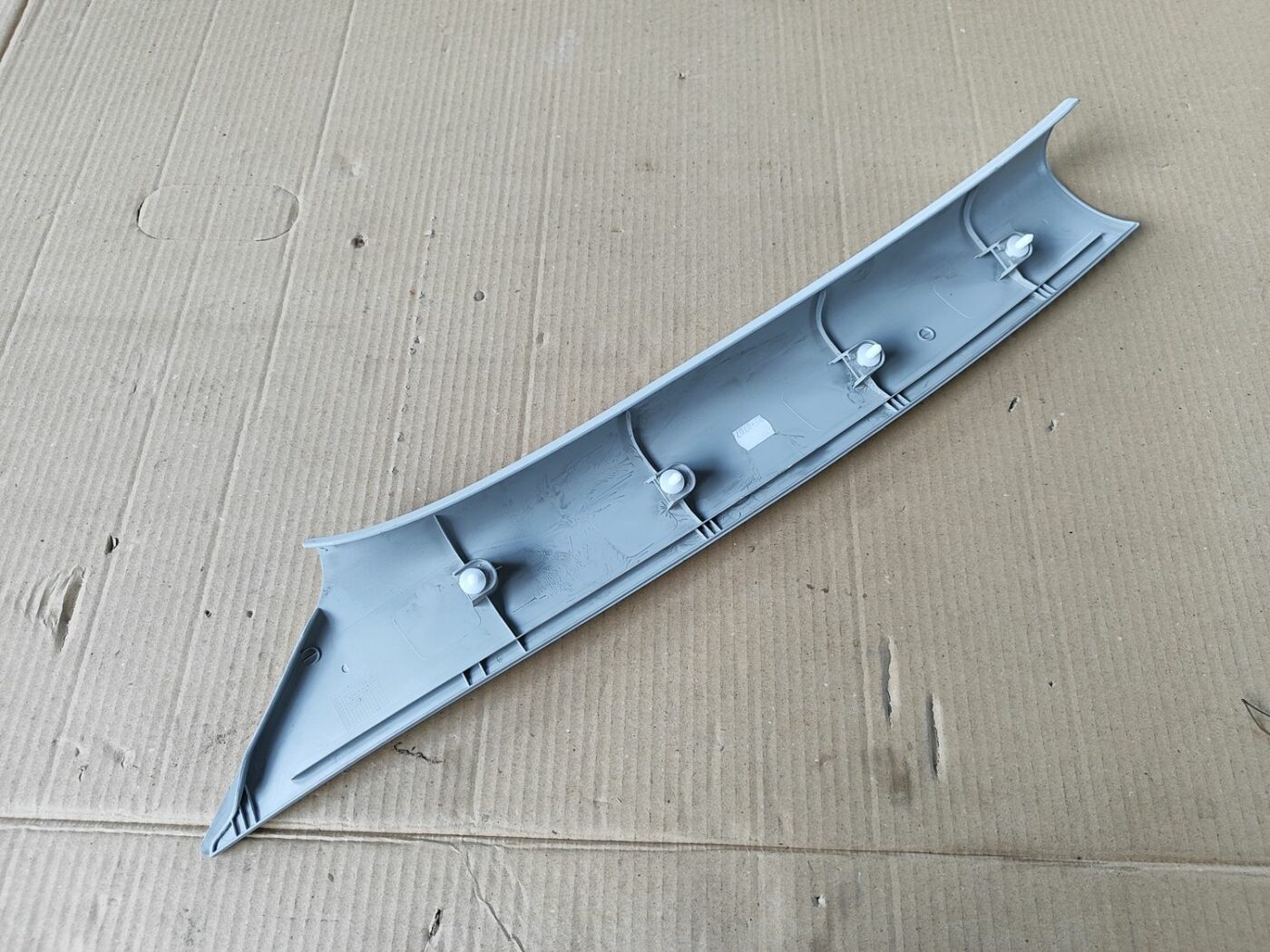 Priekšējas salona statnes apdare priekš SKODA OCTAVIA 2008 2 Priekšējas salona statnes apdare priekš SKODA OCTAVIA 2008