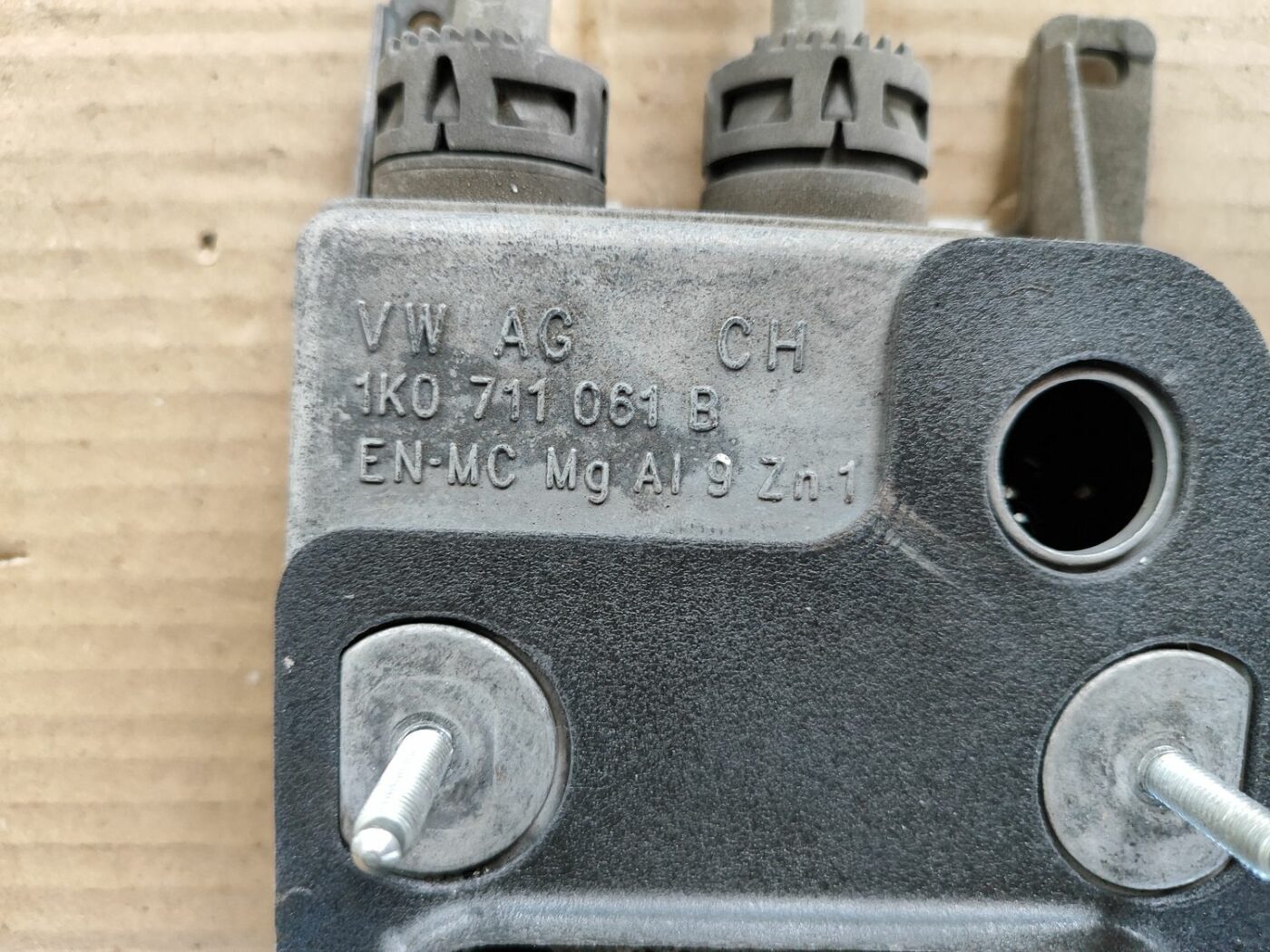 Ātrumu pārslēgšanas slēdzis priekš SKODA OCTAVIA 2008 3 Ātrumu pārslēgšanas slēdzis priekš SKODA OCTAVIA 2008