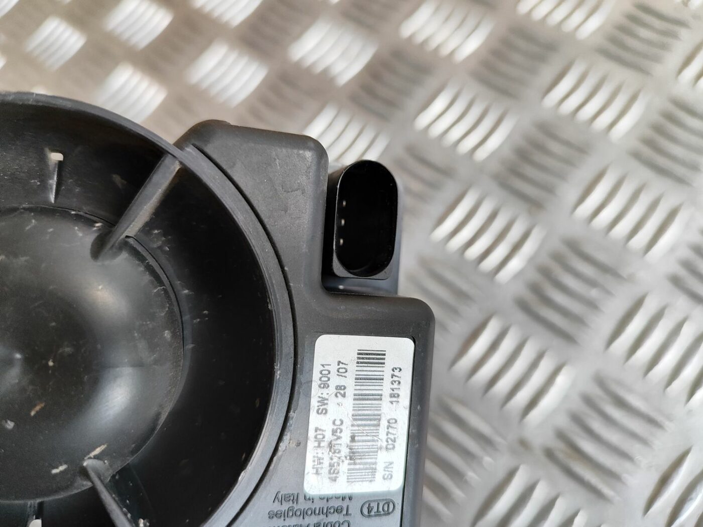 Autostāvvietas sistēmas skaņas signāls priekš SKODA OCTAVIA 2008 2 Autostāvvietas sistēmas skaņas signāls priekš SKODA OCTAVIA 2008