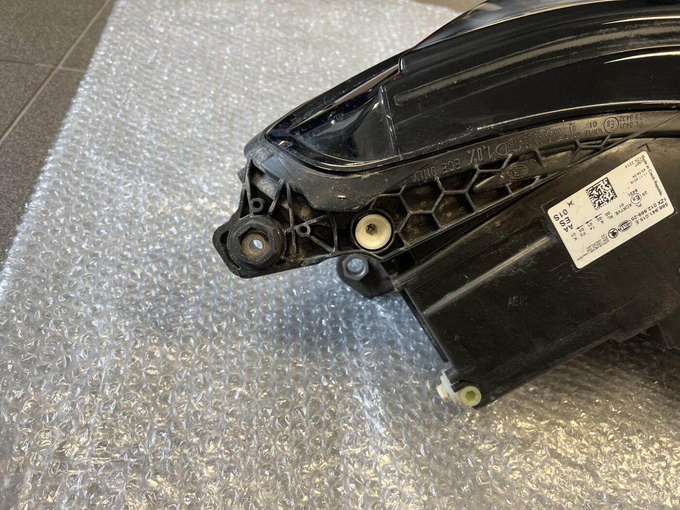 Priekšējais kreisais lukturis priekš Skoda Kodiaq 2017-2022 12 Priekšējais kreisais lukturis priekš Skoda Kodiaq 2017-2022