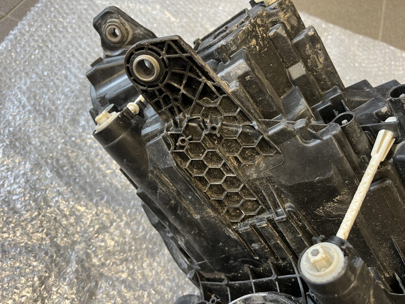 Priekšējais kreisais lukturis priekš Skoda Kodiaq 2017-2022 3 Priekšējais kreisais lukturis priekš Skoda Kodiaq 2017-2022