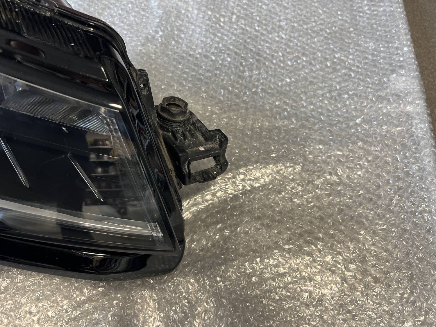 Priekšējais labais lukturis priekš Skoda Karoq 2017-2021 14 Priekšējais labais lukturis priekš Skoda Karoq 2017-2021