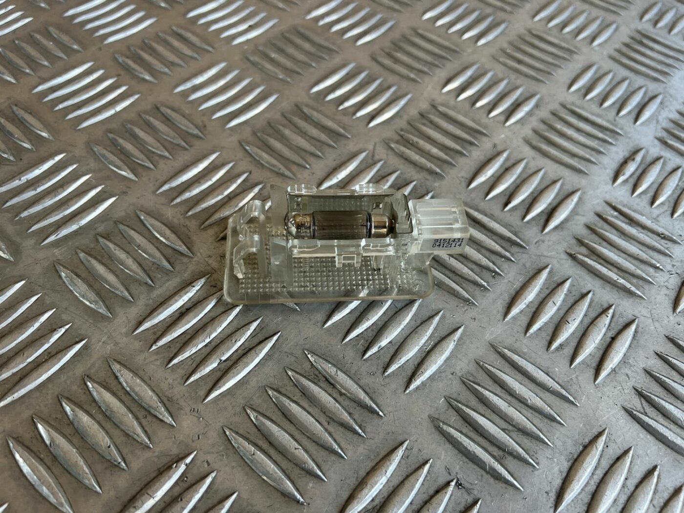 Apgaismojums bagažnieka nodalījuma priekš VOLVO S60 2007 2 Apgaismojums bagažnieka nodalījuma priekš VOLVO S60 2007