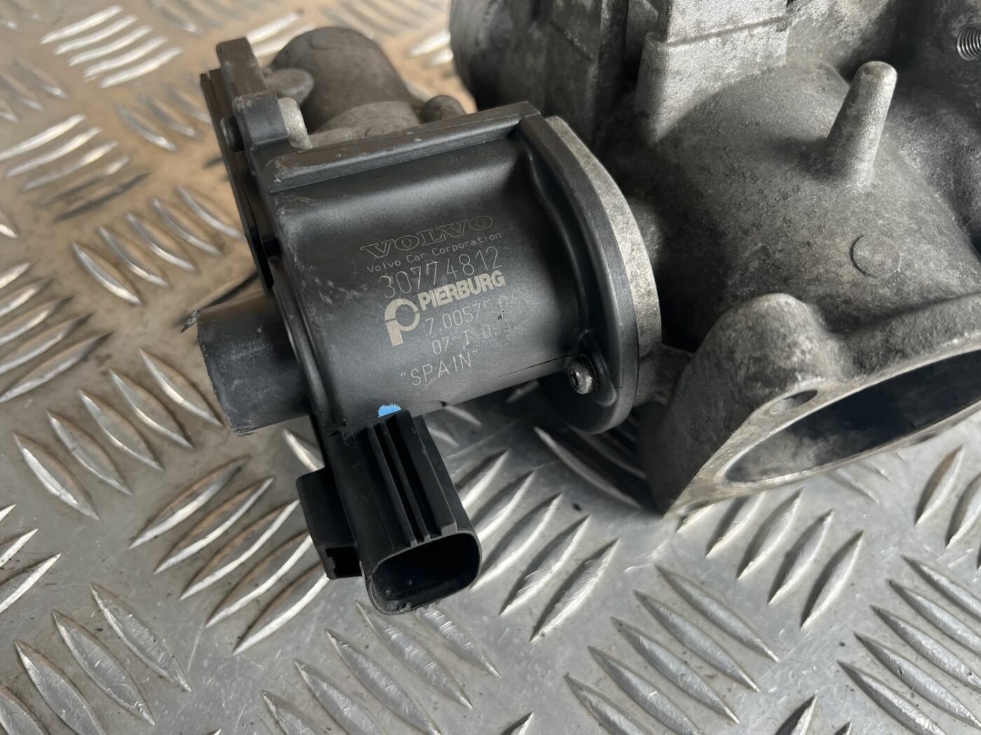 EGR vārsts priekš VOLVO S60 2007 3 EGR vārsts priekš VOLVO S60 2007