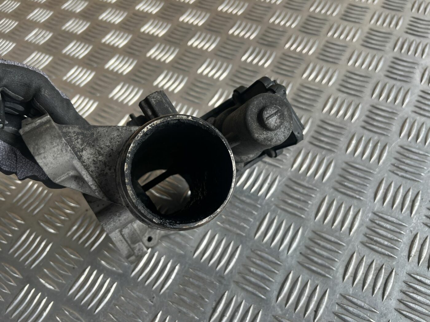 EGR vārsts priekš VOLVO S60 2007 2 EGR vārsts priekš VOLVO S60 2007