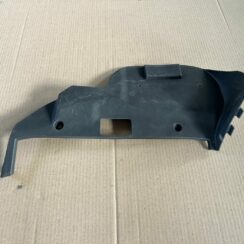 Mērinstrumentu paneļa apakšēja apdare priekš VOLVO S60 2007