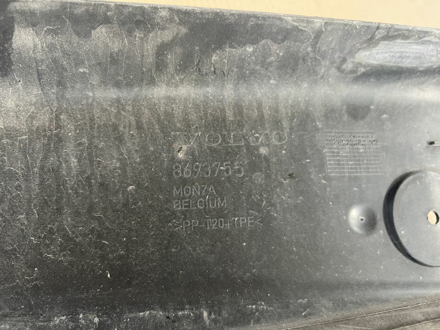 Ieplūdes gaisa deflektors/Difuzors priekš VOLVO S60 2007 2 Ieplūdes gaisa deflektors/Difuzors priekš VOLVO S60 2007