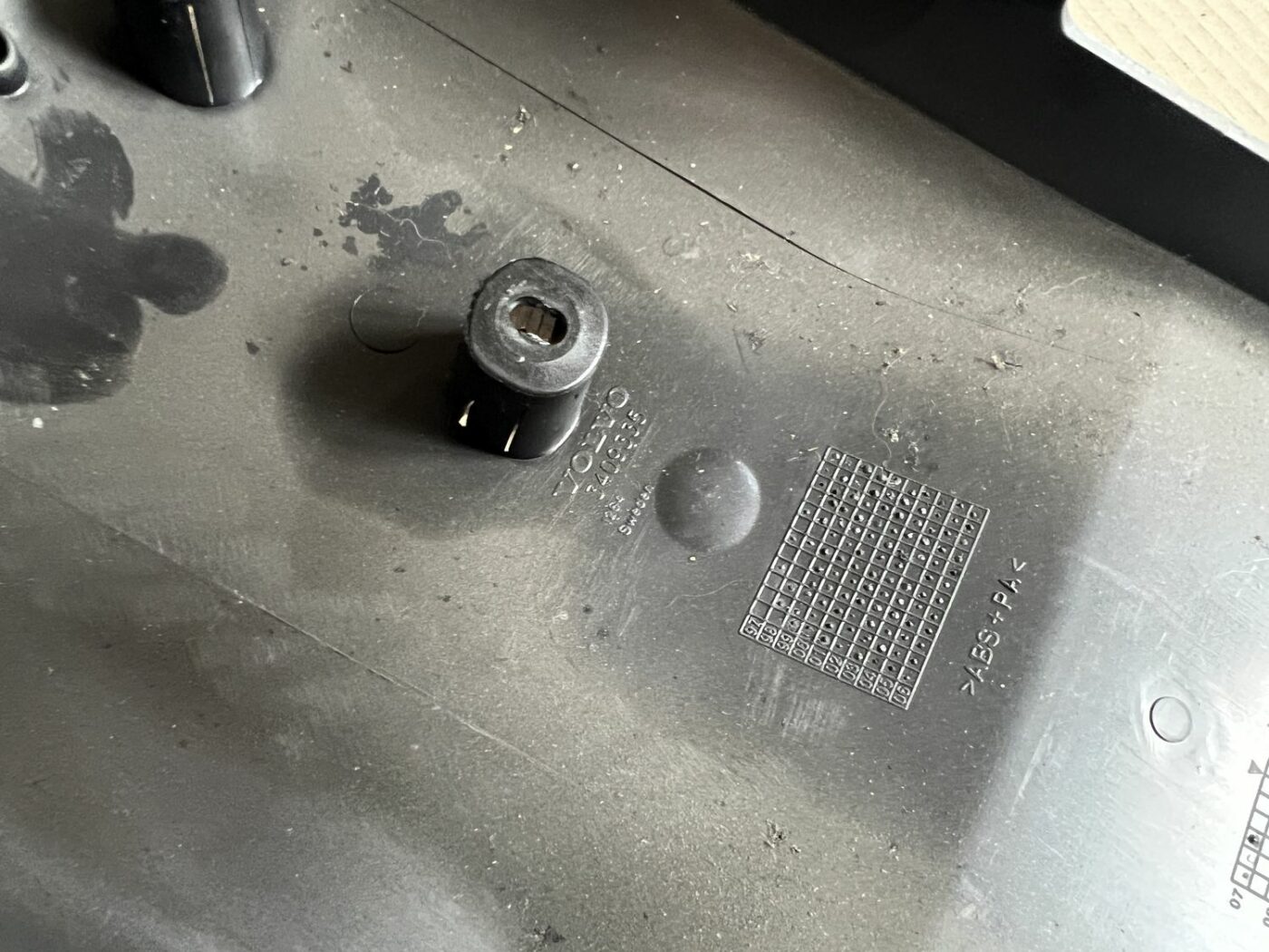 Stūres statnes putekļu aizsargs (salonā) priekš VOLVO S60 2007 3 Stūres statnes putekļu aizsargs (salonā) priekš VOLVO S60 2007