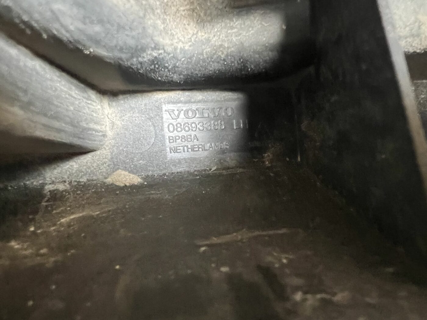 Aizmugurēja bufera kronšteins priekš VOLVO S60 2007 3 Aizmugurēja bufera kronšteins priekš VOLVO S60 2007