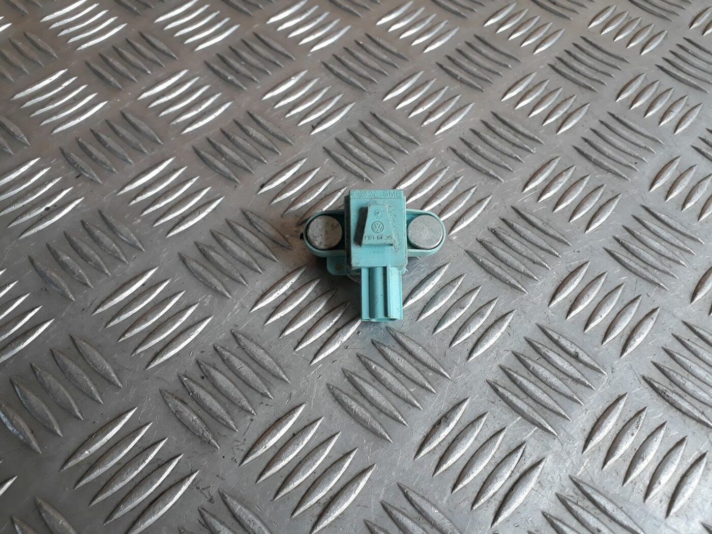 Drošības spilvena trieciensensors priekš AUDI A6 AVANT 2006 1 Drošības spilvena trieciensensors priekš AUDI A6 AVANT 2006