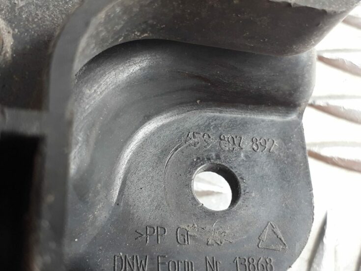 Aizmugurēja bufera kronšteins priekš AUDI A6 AVANT 2006
