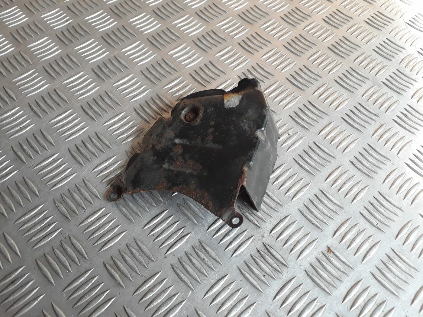 Dzinēja aizsargdaļas priekš AUDI A6 AVANT 2006 1 Dzinēja aizsargdaļas priekš AUDI A6 AVANT 2006