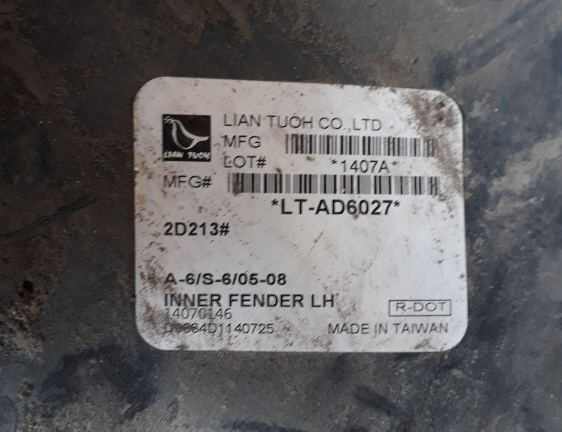 Priekšējais kreisais paspārns priekš AUDI A6 AVANT 2006 3 Priekšējais kreisais paspārns priekš AUDI A6 AVANT 2006