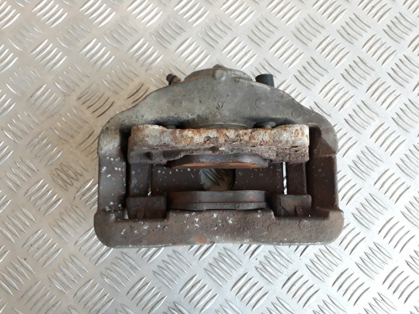 Priekšējais labais suports priekš BMW 530D E61 2006 TOURING BLUE 2 Priekšējais labais suports priekš BMW 530D E61 2006 TOURING BLUE