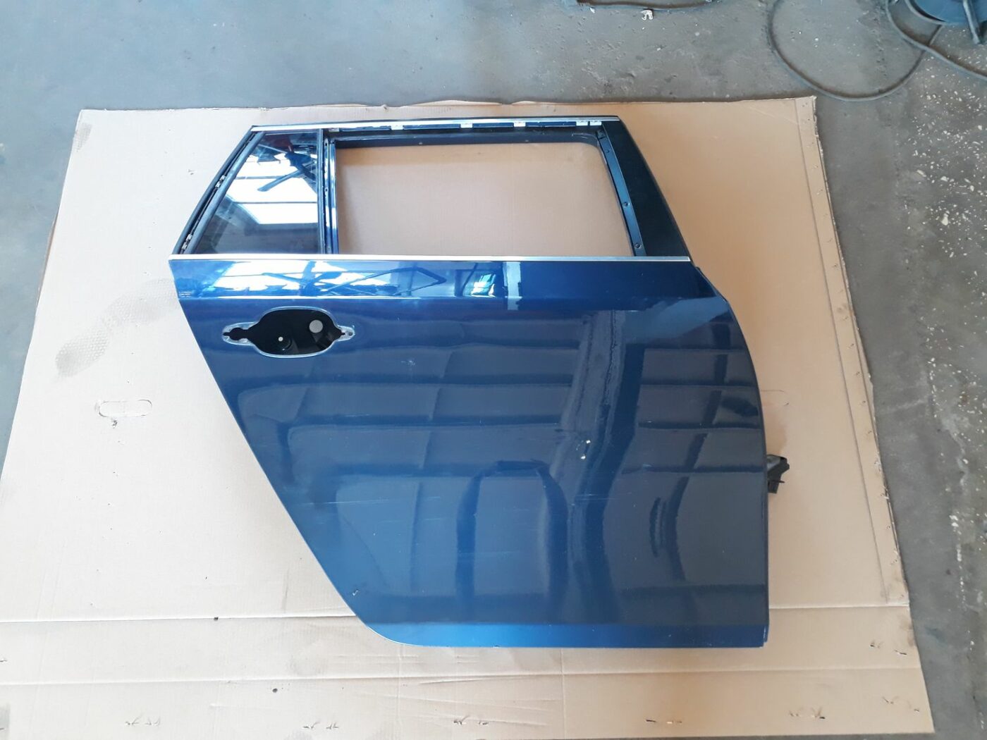 Aizmugurējās labās durvis priekš BMW 530D E61 2006 TOURING BLUE 1 Aizmugurējās labās durvis priekš BMW 530D E61 2006 TOURING BLUE