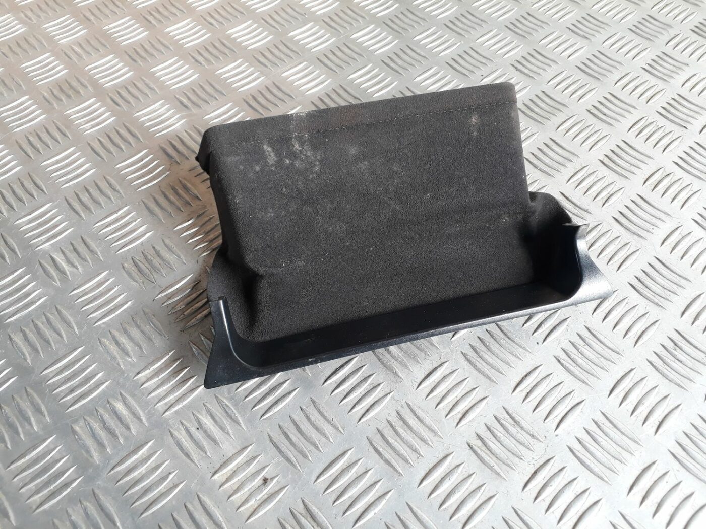 Stūres statnes putekļu aizsargs (salonā) priekš BMW 530D E61 2006 TOURING BLUE 1 Stūres statnes putekļu aizsargs (salonā) priekš BMW 530D E61 2006 TOURING BLUE