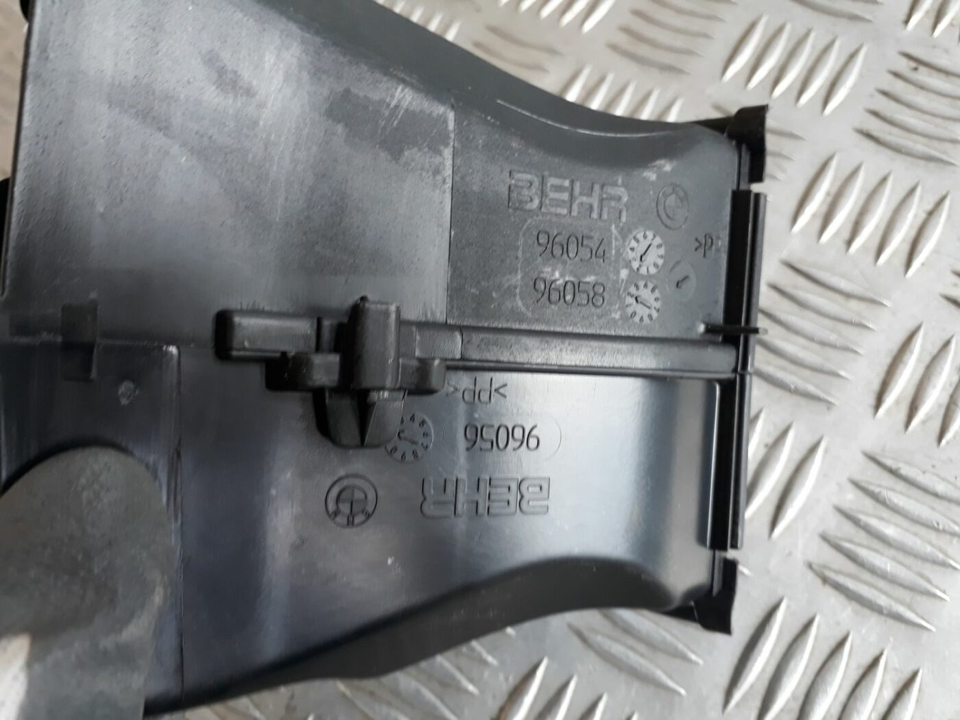 Salona gaisa vads priekš BMW 530D E61 2006 TOURING BLUE 3 Salona gaisa vads priekš BMW 530D E61 2006 TOURING BLUE