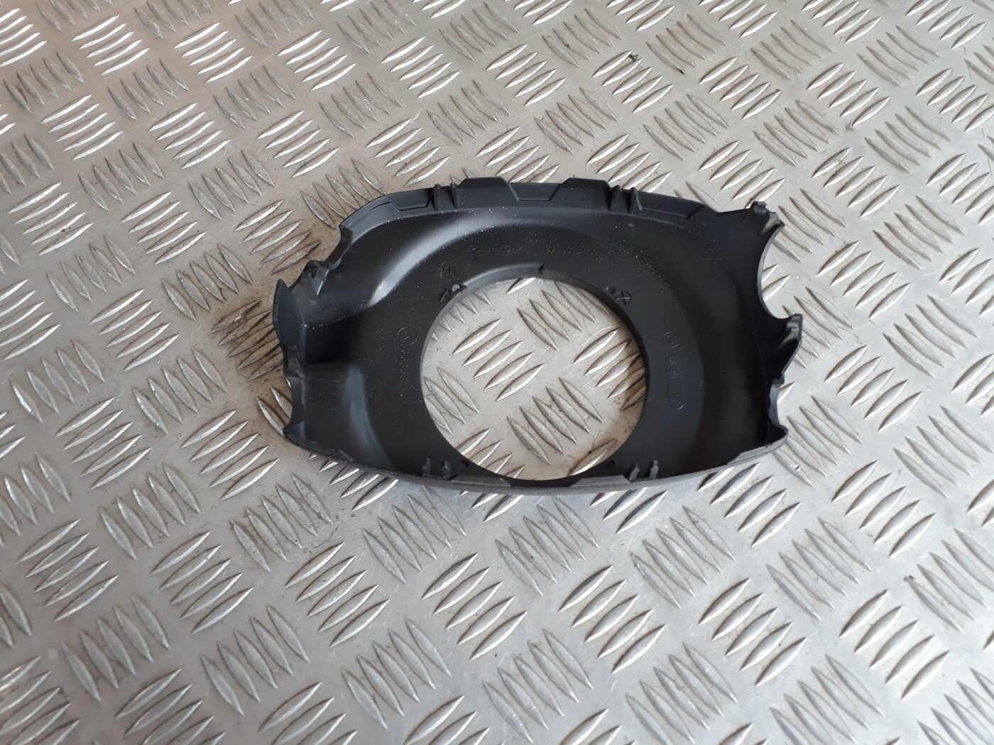 Stūres statnes putekļu aizsargs (salonā) priekš BMW 530D E61 2006 TOURING BLUE 2 Stūres statnes putekļu aizsargs (salonā) priekš BMW 530D E61 2006 TOURING BLUE