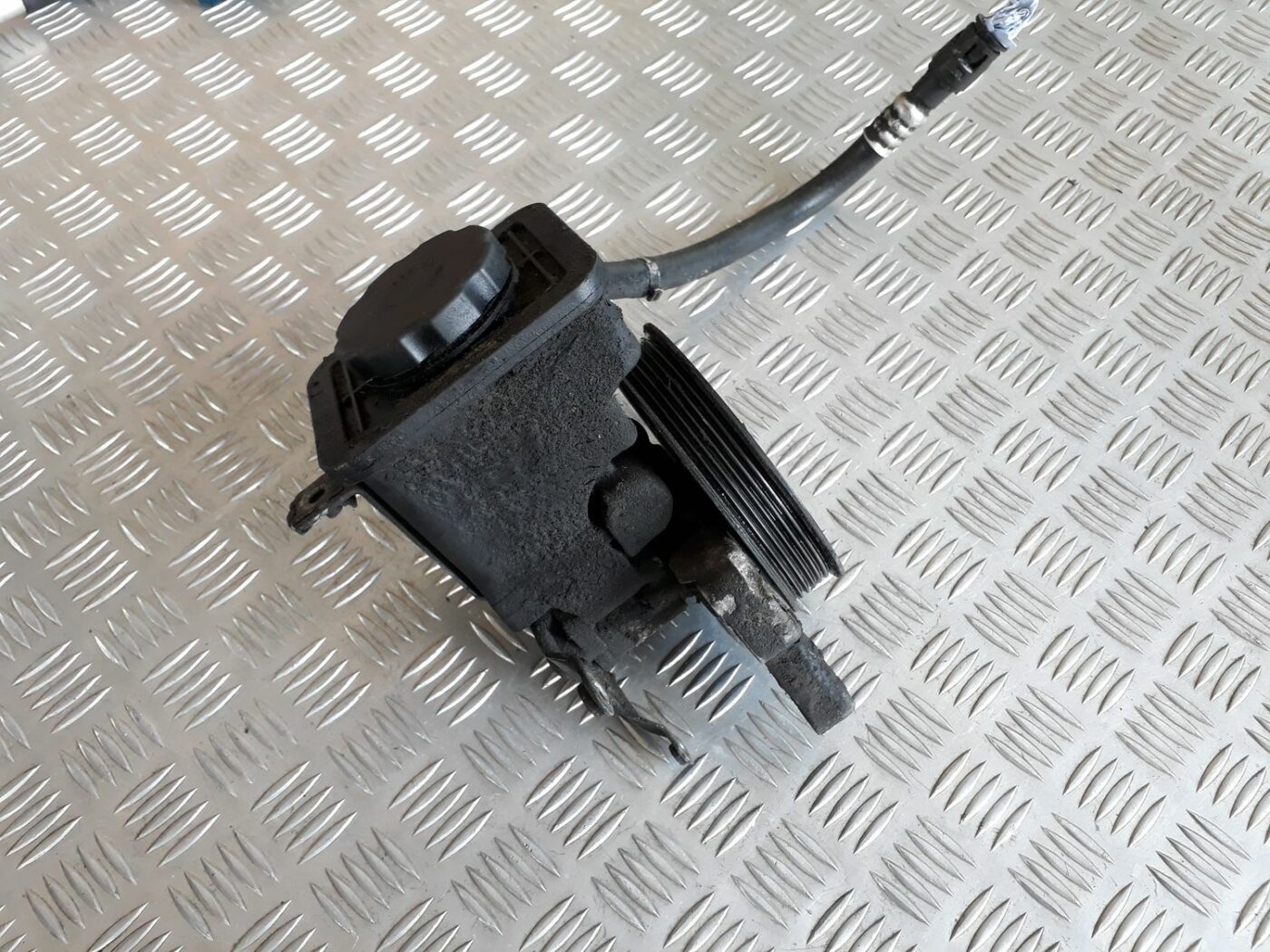 Hidrauliskais pastiprinātājs priekš BMW 530D E61 2006 TOURING BLUE 1 Hidrauliskais pastiprinātājs priekš BMW 530D E61 2006 TOURING BLUE