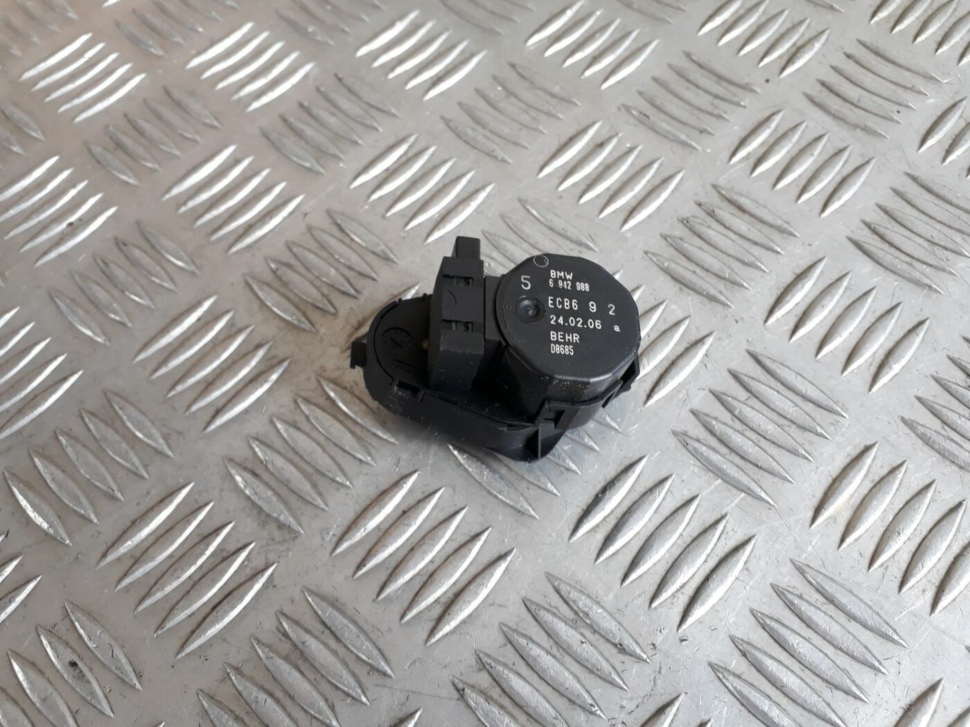 Apsildes sistēmas aktuators priekš BMW 530D E61 2006 TOURING BLUE 1 Apsildes sistēmas aktuators priekš BMW 530D E61 2006 TOURING BLUE