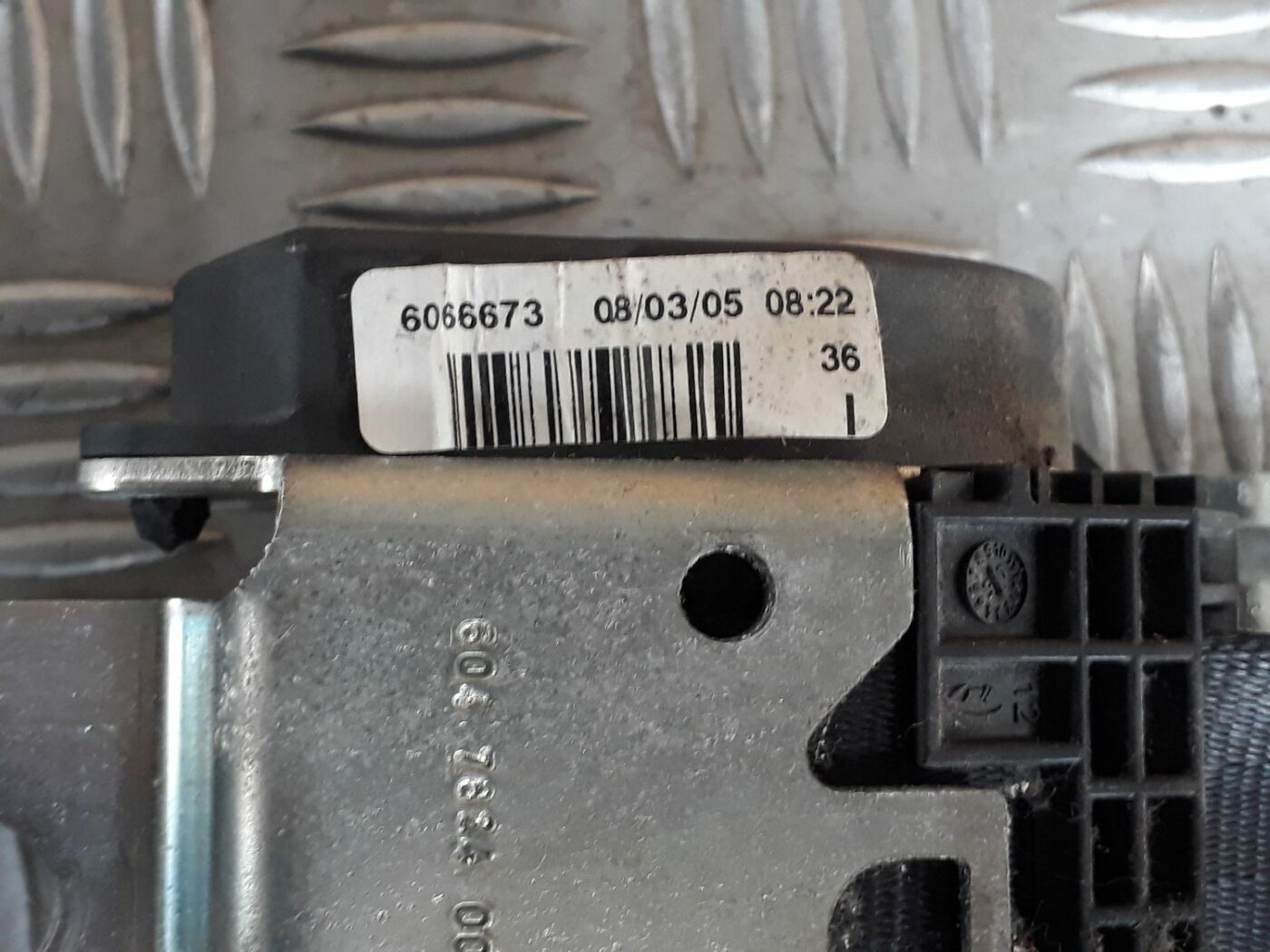 Priekšējā kreisā drošības josta priekš SEAT IBIZA 2005 4 Priekšējā kreisā drošības josta priekš SEAT IBIZA 2005