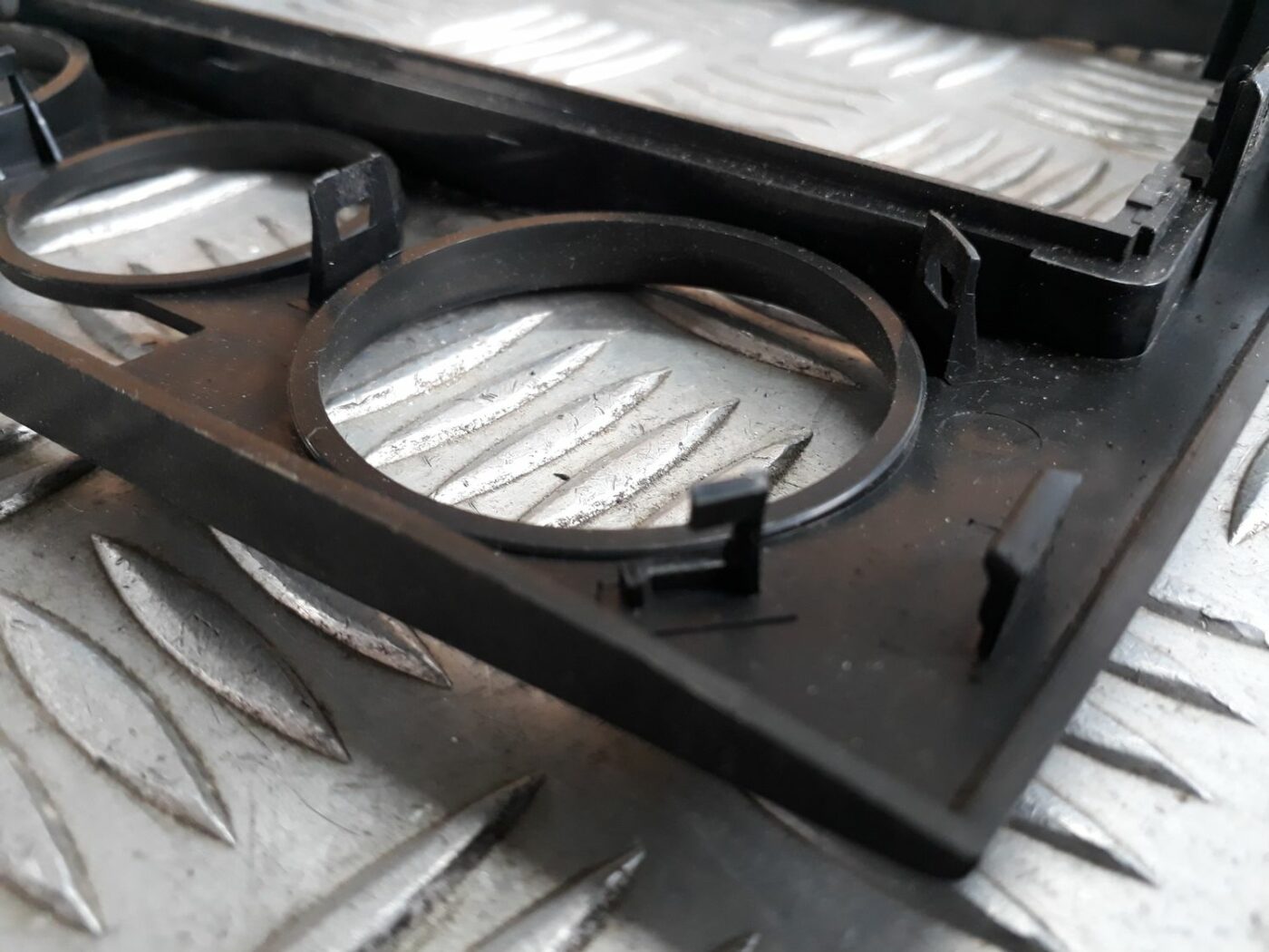 Mērinstrumentu paneļa dekoratīvais rāmis priekš SEAT IBIZA 2005 7 Mērinstrumentu paneļa dekoratīvais rāmis priekš SEAT IBIZA 2005