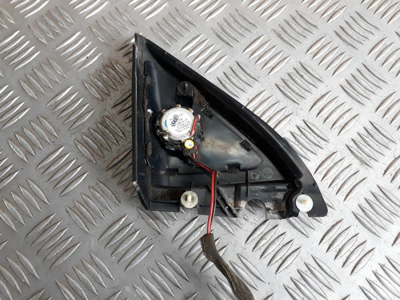 Durvju spoguļa apdares uzlika salonā (ar skaļruni) priekš SEAT IBIZA 2005 5 Durvju spoguļa apdares uzlika salonā (ar skaļruni) priekš SEAT IBIZA 2005