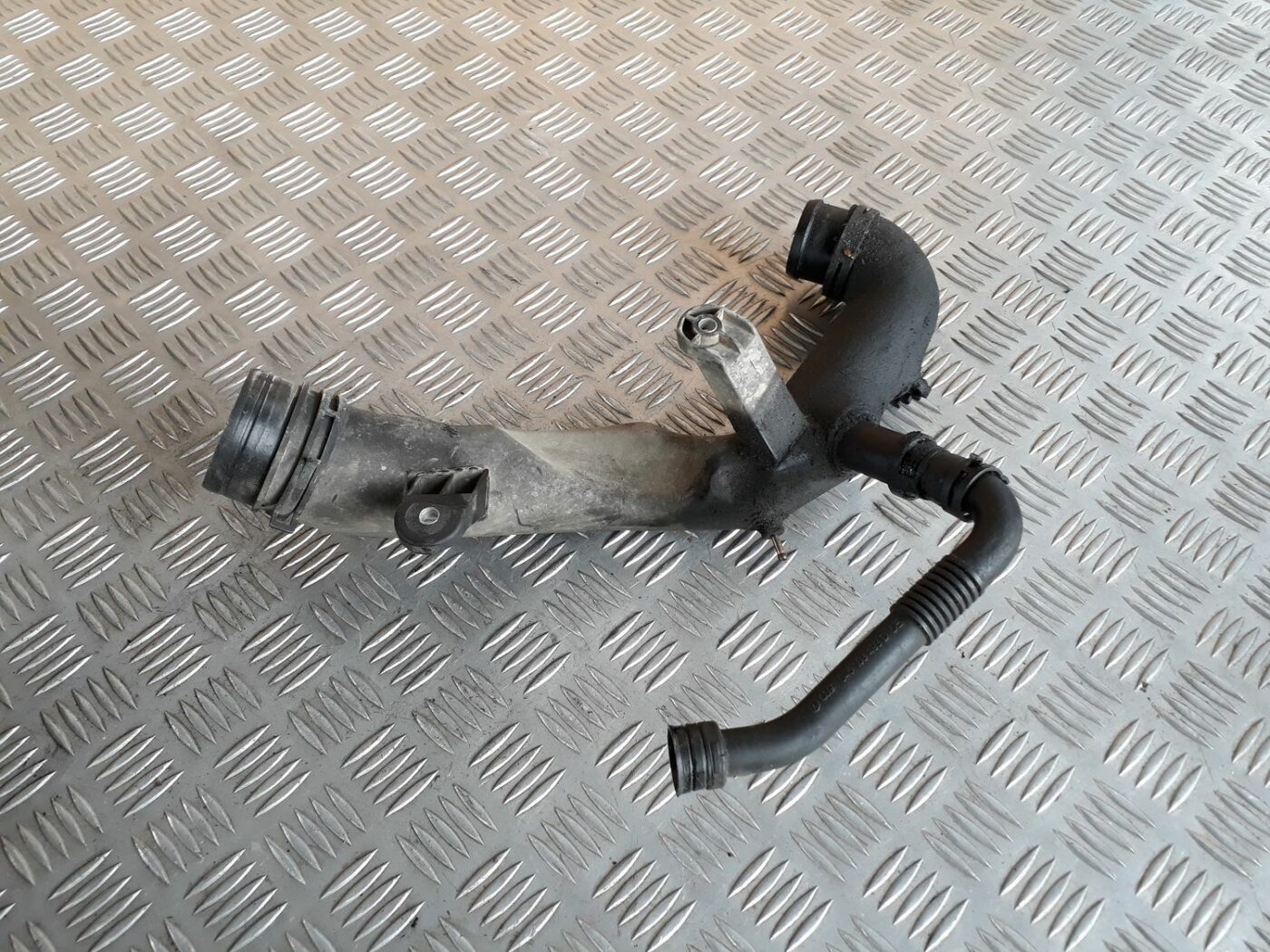 Interkulera caurule priekš SEAT IBIZA 2005 1 Interkulera caurule priekš SEAT IBIZA 2005