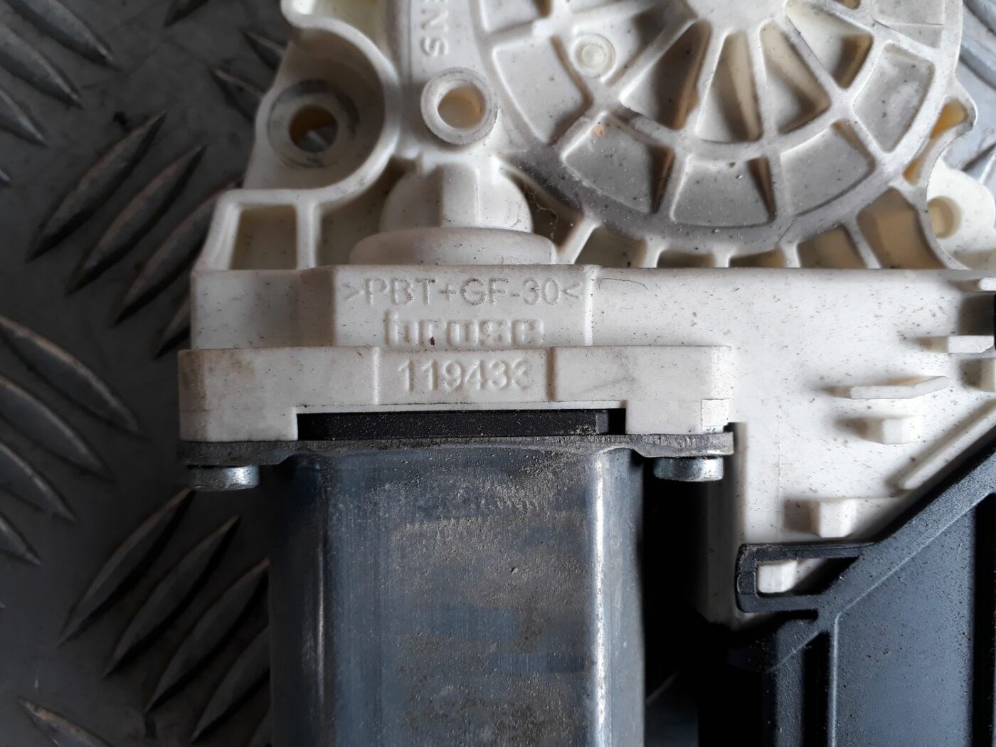 Elektrisko stiklu motors priekš SEAT IBIZA 2005 2 Elektrisko stiklu motors priekš SEAT IBIZA 2005