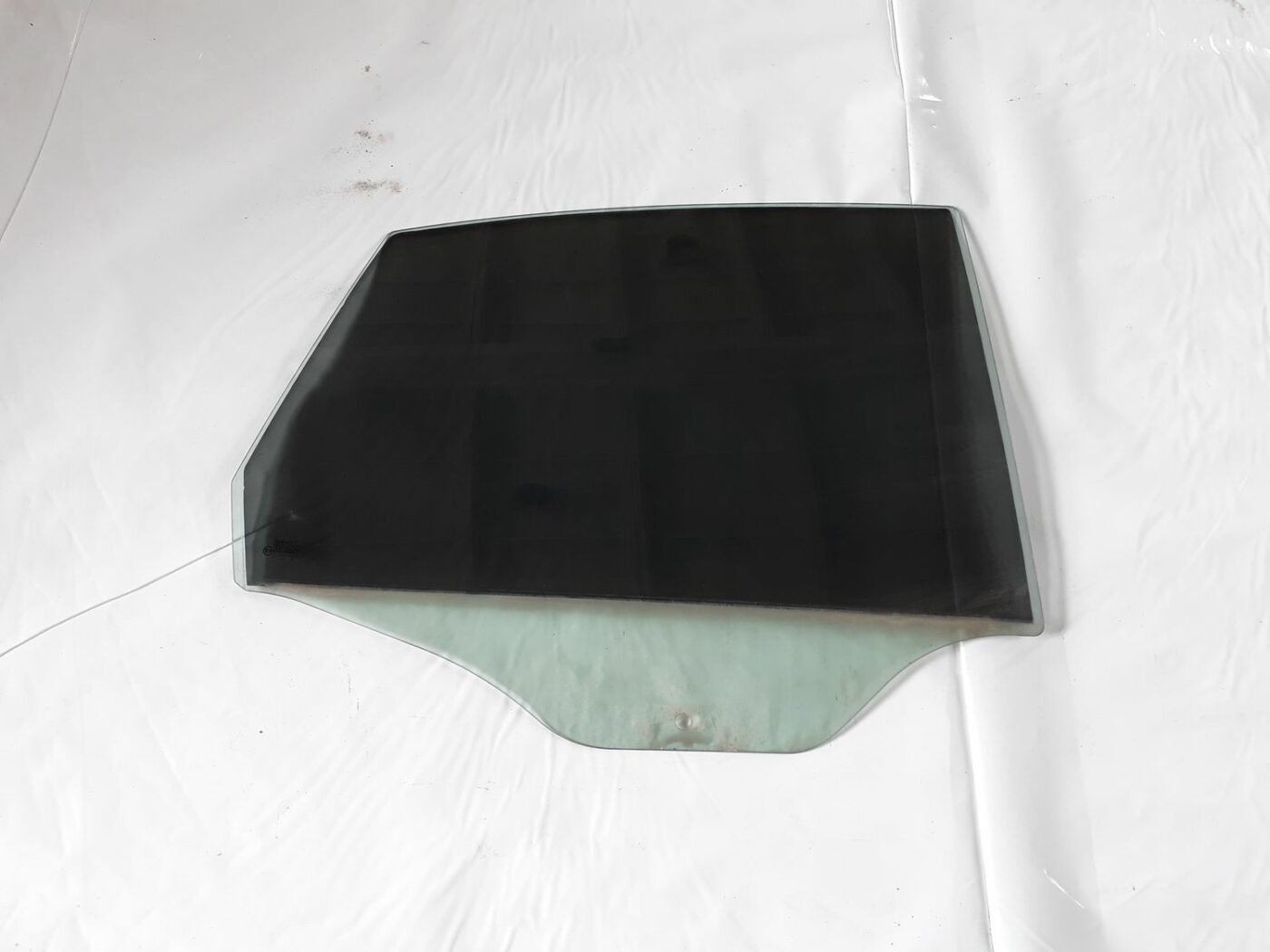 Aizmugurējo labo durvju stikls priekš SEAT IBIZA 2005 1 Aizmugurējo labo durvju stikls priekš SEAT IBIZA 2005