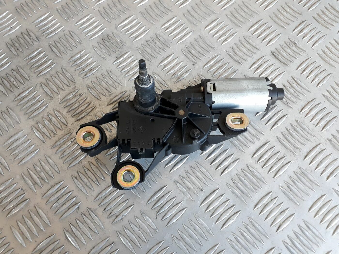 Aizmugurējā stikla tīrītāja motors priekš SEAT IBIZA 2005 4 Aizmugurējā stikla tīrītāja motors priekš SEAT IBIZA 2005