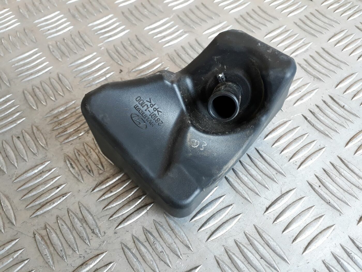 Gaisa filtra rezonators priekš HYUNDAI I20 2011 2 Gaisa filtra rezonators priekš HYUNDAI I20 2011