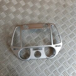 Mērinstrumentu paneļa dekoratīvais rāmis priekš HYUNDAI I20 2011