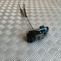 Aizmugurējo labo durvju slēdzene priekš HYUNDAI I20 2011